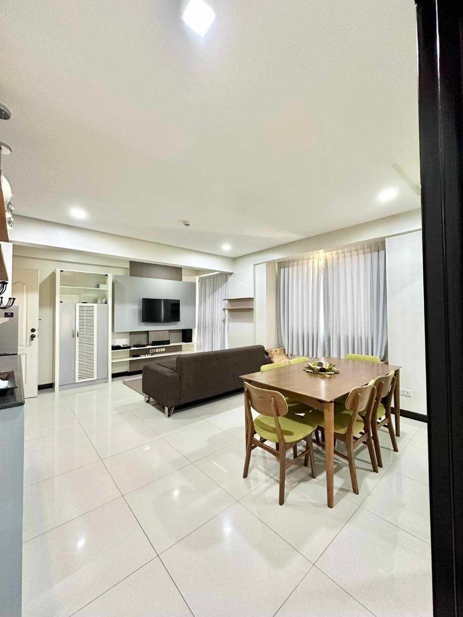 Kelsey'S Homestay At Magallanes Residences Condominium Davao Exterior photo